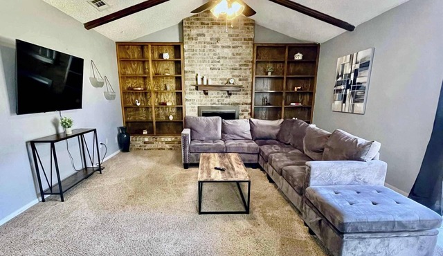 Fremont House - 3BR/2BA - Family Friendly