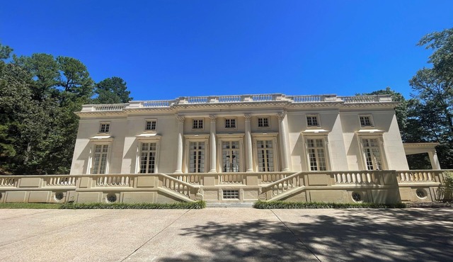 French Chateau in the Piney Woods - Wedding, Event, Retreat, Gathering, Museum