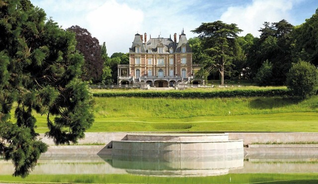 French Chateau rental outside Paris