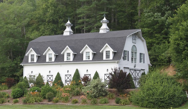 "French Country Barn Loft" Luxurious Couple's Escape on the New River