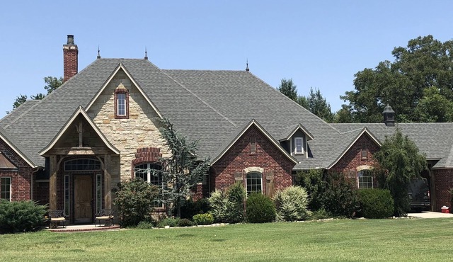 French Country Estate and Family Resort - Pool and Spa in OKC limits