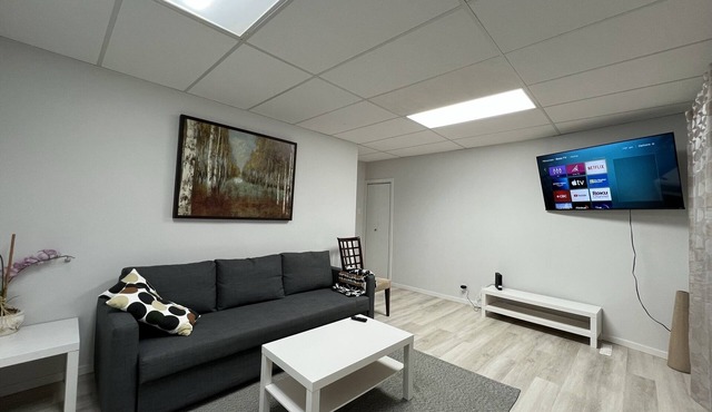 French district Main floor of the duplex house - clean and quiet - Pet Friendly!