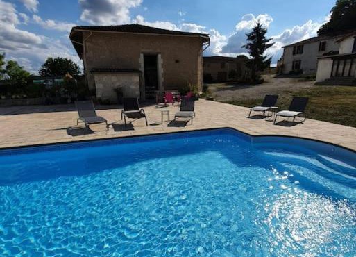 French Farmhouse Retreat with pool & superb views.