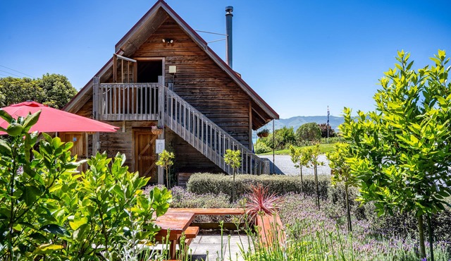 French Peak Loft - French Farm Holiday Home