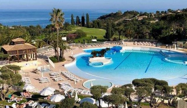 French Riviera Grand Resort Oasis - Cap Estérel: Sea, Pools & Mountains in Saint-Raphaël