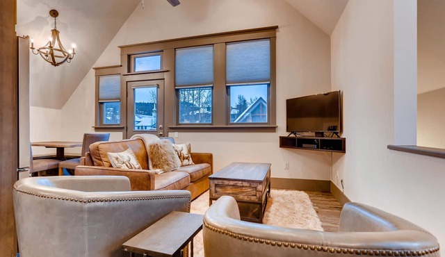 French Street Cottage: Walk to Main St-Gondola, Pet-Friendly, Private, Grill