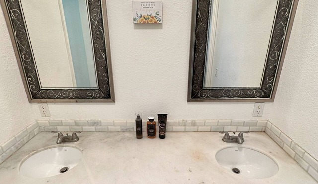 French Style Cozy Home - Temporary Housing!nDesired Rocklin Location!