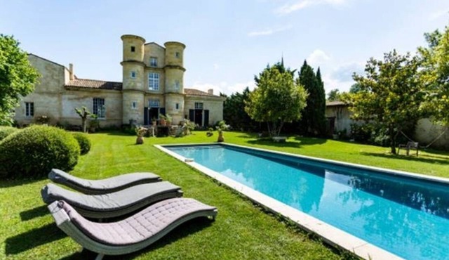 French-style presbytery with private pool