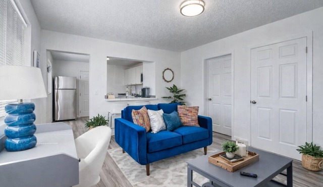 Fresh 1BR/1BA in Downtown Tacoma - 2
