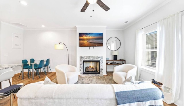 Fresh 2024 Townhome | Easy Access to Downtown & Local Spartanburg Spots