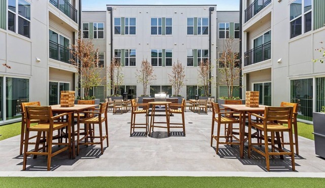 Fresh 3BR Bishop Arts | Gym, Yoga, Game Lounge!