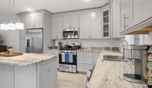 Fresh | 5 bedroom | Luxury | Center | Sunny