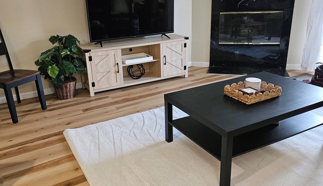 Fresh and Roomy Condo Great Location