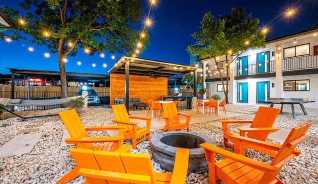 Fresh Austin Unit Only 5 Minutes Away from Downtown