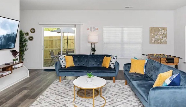 Fresh & Comfy Near Uptown w/HotTub & Private Yard