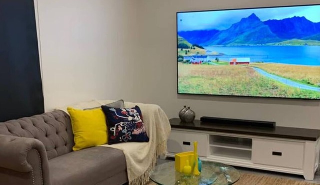 Fresh & Modern 3BR Home Ensuite Open Views