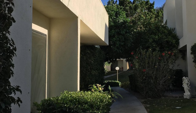 Fresh Modern Poolside&Tennis~So. Palm Desert~Feb 20 Onward Opened Up! Fun n Sun