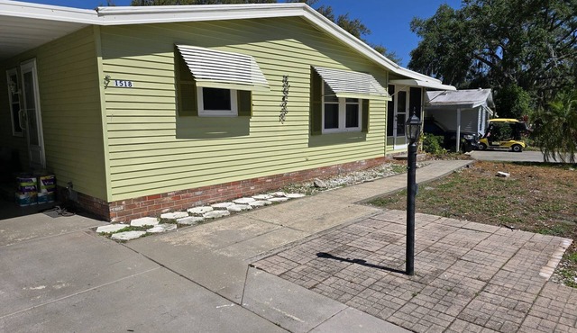 Fresh & Modern: Remodeled 2 Bedroom, 2 Bath in Florida!