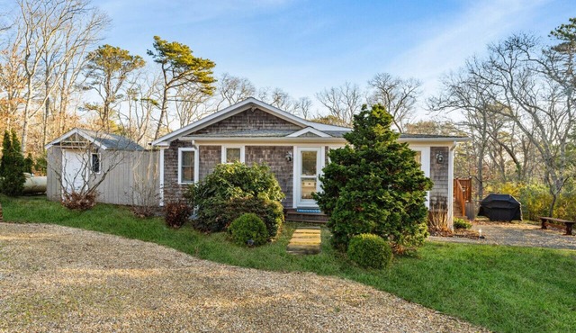 Fresh Pond Chateau Renovated Bright and Cozy Home