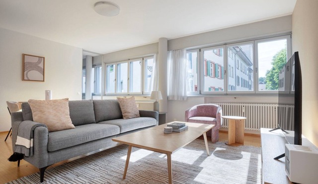 Fresh Vorstädte 3.5 Room w/Storage, nr River & Market, by Blueground