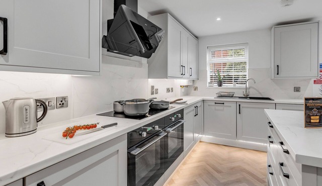 Freshly refurbished, Perfect for a family getaway or groups of contractors