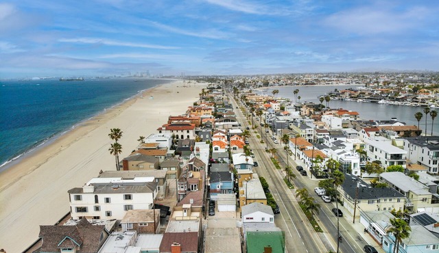 Freshly remodeled beach getaway, steps to the sand