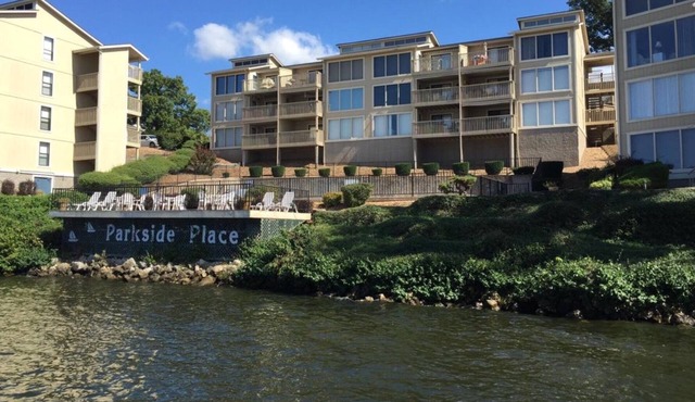 Freshly Remodeled Condo with amazing Grand Glaze View!