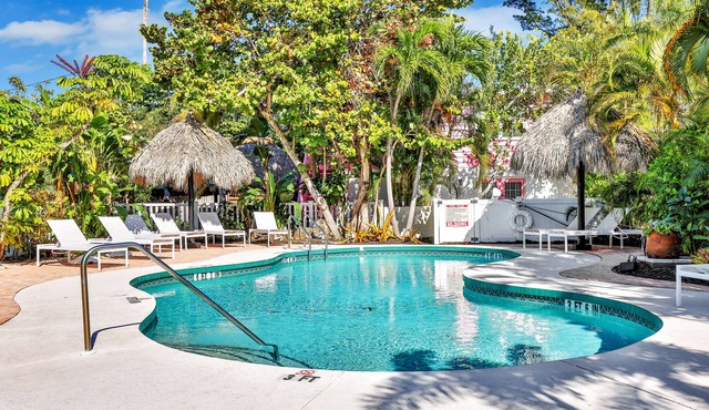 Freshly Remodeled Island Suite w/Pool & Pet Friendly
