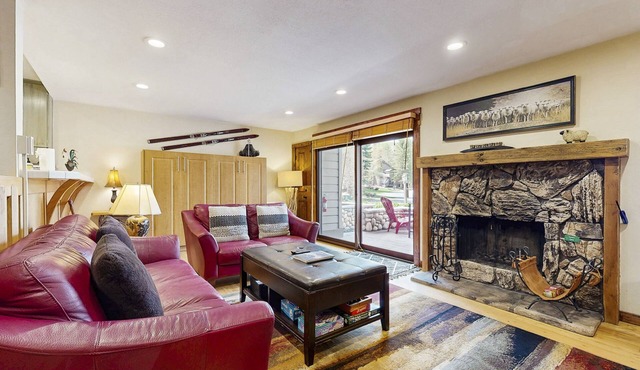 Freshly remodeled, ski-in/ski-out condo with pool, hot tub, & clubhouse