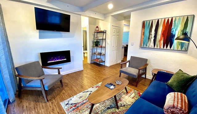 Freshly Remodeled Modern Mountain Getaway, Central Location in Summit County