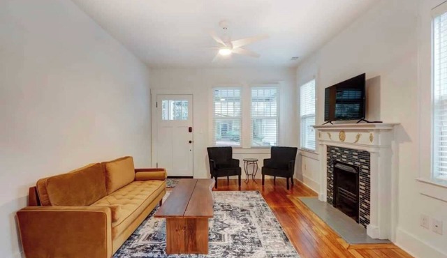 Freshly Renovated Bungalow - Monthly Stays!