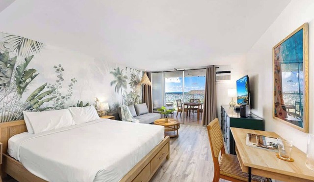 Freshly Renovated Gem w/Iconic Diamond Head Views