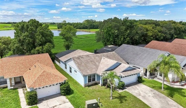 Freshly renovated pool home with hot tub - south facing deck overlooking conservation + Disney themed bedrooms