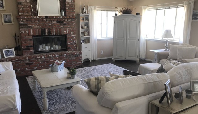 Freshly renovated Shell Beach charmer! (License No. 20538)