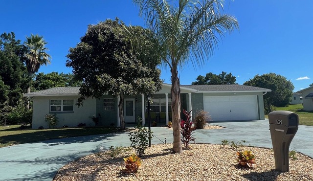 Freshly Renovated Pool Home - Close to Crystal River