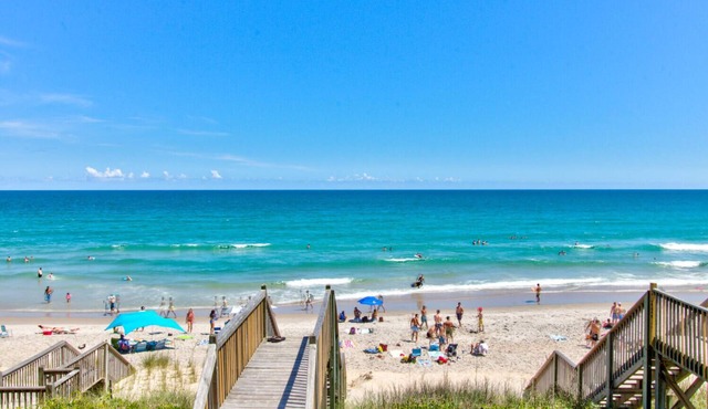 Freshly Updated Beachfront home – Reserve Spring/Summer