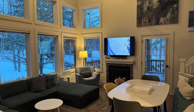 Freshly updated Luxury condo at Boyne Mountain Disciples Village. 616-822-4979