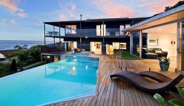 FRESHWATER BEACH LIVING
