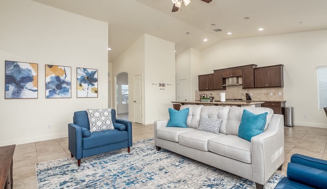 Fresno House| Game Room|Kitchen| 3/2: 2 Car Garage