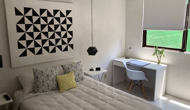 Frida Khalo NBHD, cozy, very clean, well connected to all points of the CDMX