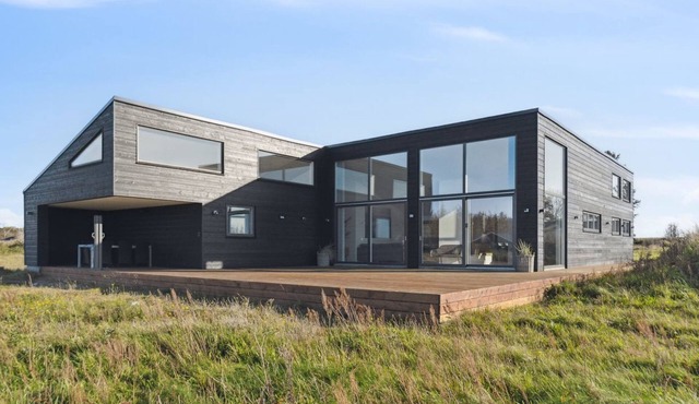 "Fridhild" - 1.5km from the sea by Interhome