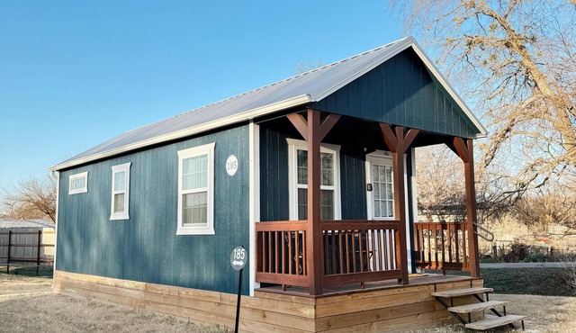 Frieda - Fully Furnished 2 Person Cottage for short or mid-term stays