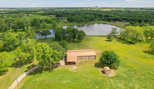 Friede's Hideaway - The perfect retreat with a private pond, hot tub & much more
