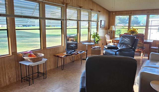 Friendliest Hometown-The Villages, Florida 2/2 Home on golf course. Golf & more!