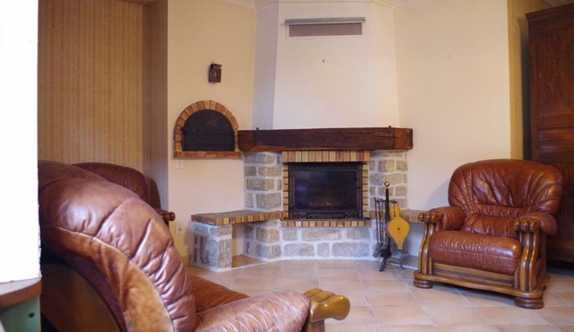 Friendly Bresse farm, ideal for visiting the region!