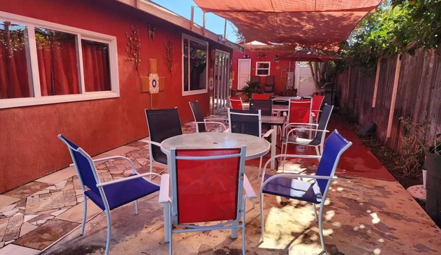 Friendly Entire House W/ Big Backyard @Compton