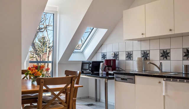 Friendly Holiday Apartment "Alpenrose" Near the Old Town with Balcony and Garden