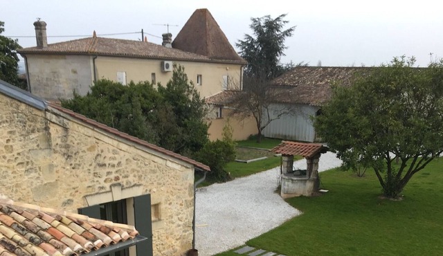 Friendly house located in the heart of the St Emilion vineyard