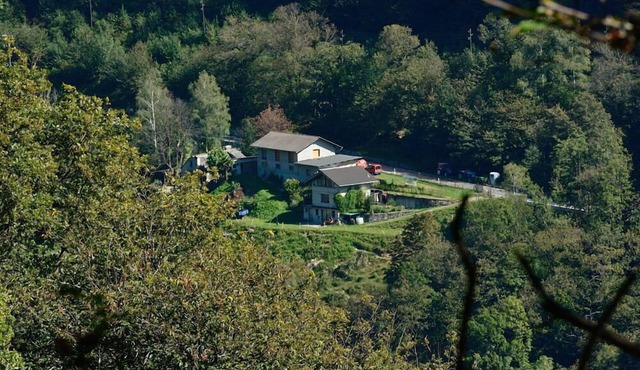 Friendly, light house w/enchanting view of the summit and old mountain villages