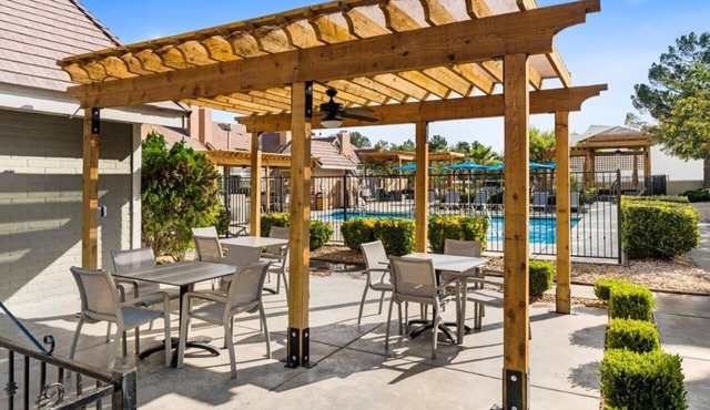 Friendly Stay! Pets Are Welcome, Outdoor Swimming Pool, Free Parking & Breakfast